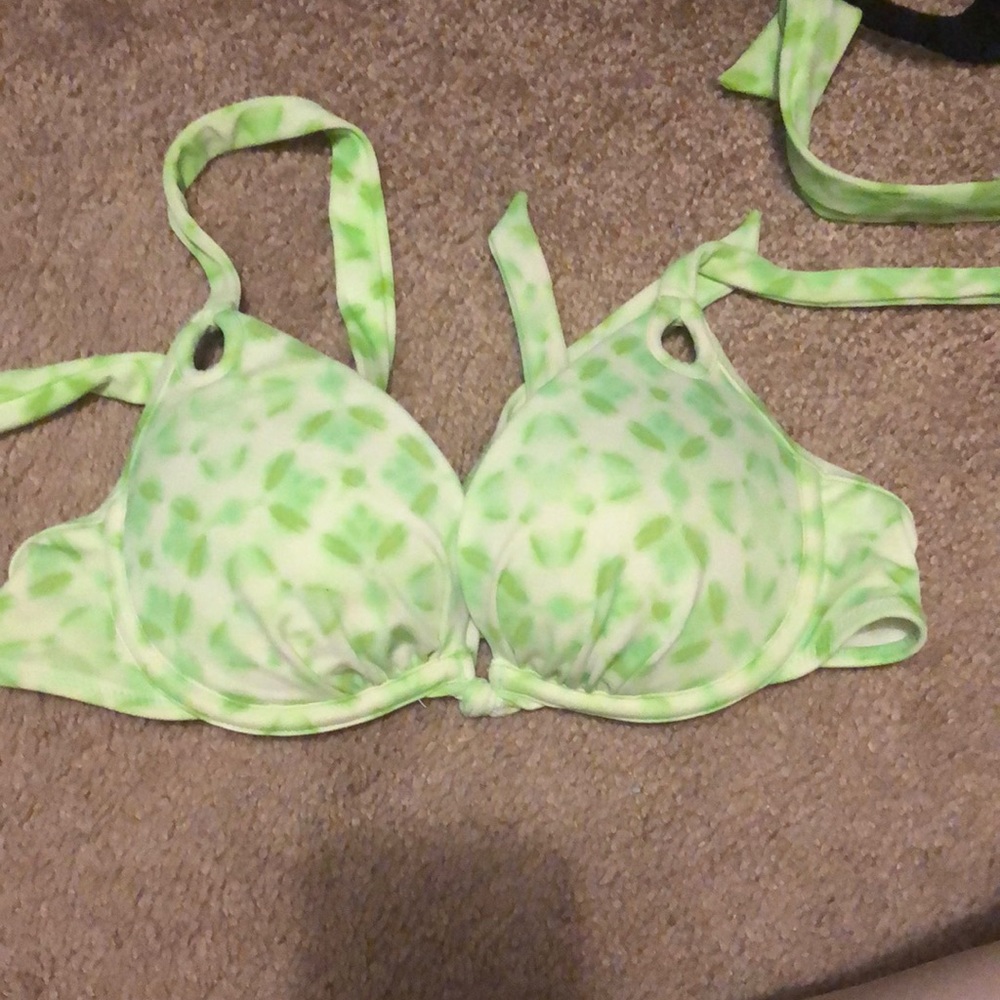 VICTORIAS SECRET GREEN 32A GORGEOUS SWIM TOP